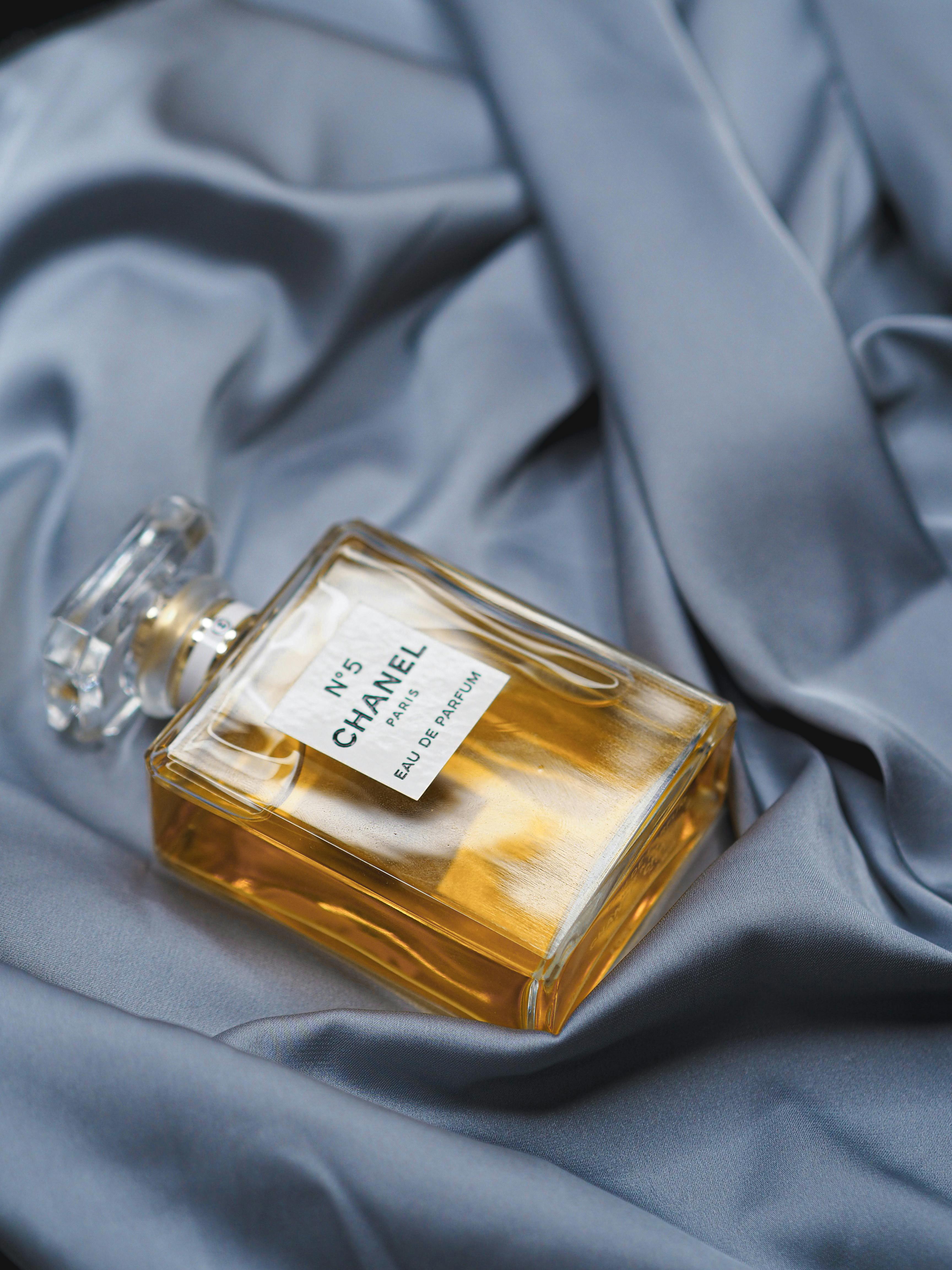 POURQUOI LE PARFUM EST CHER ?